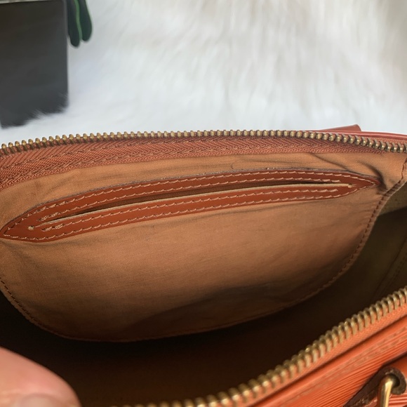 Louis Vuitton Epi Leather Speedy 30 - Picture 12 of 16